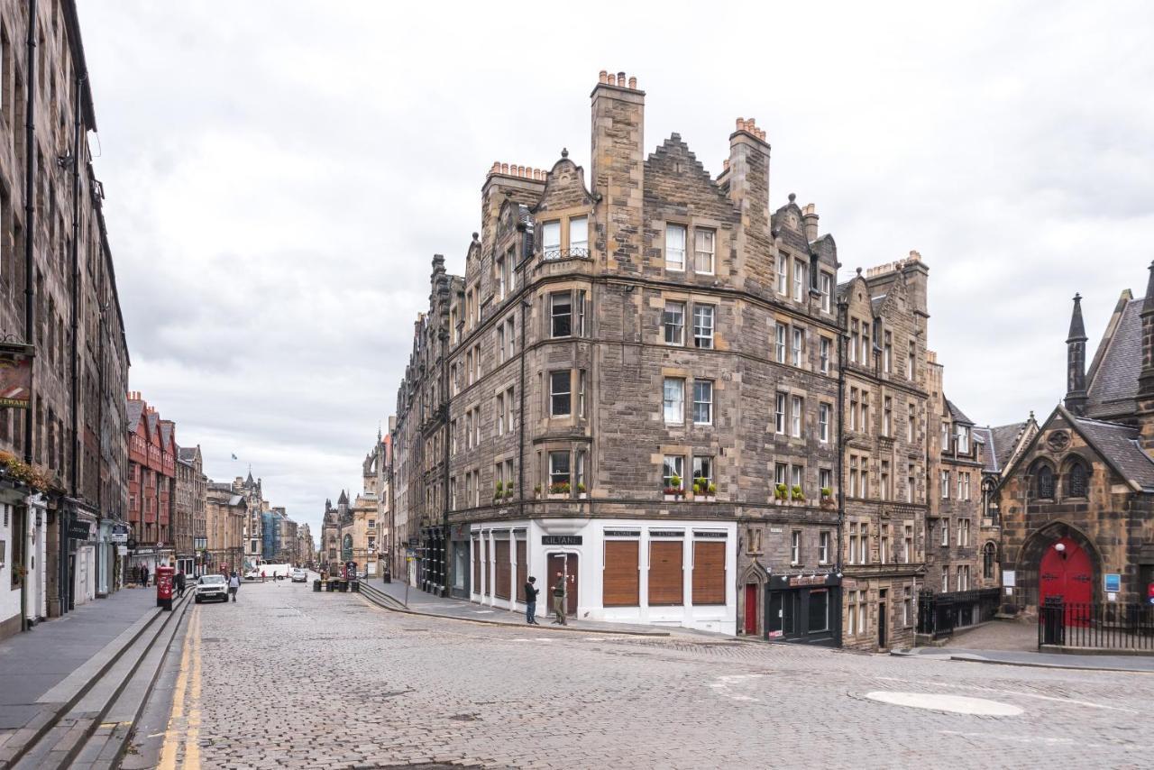 F&O Apartments - 1 Bedroom Royal Mile Apt Stunning Castle View Sleeps 2  Edinburgh, United Kingdom — book Apartment, 2024 Prices